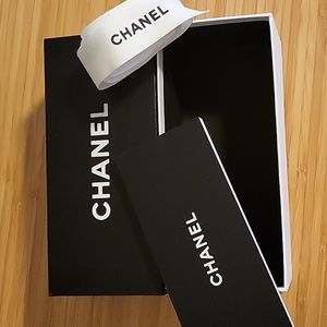 CHANEL BOX with ribbon